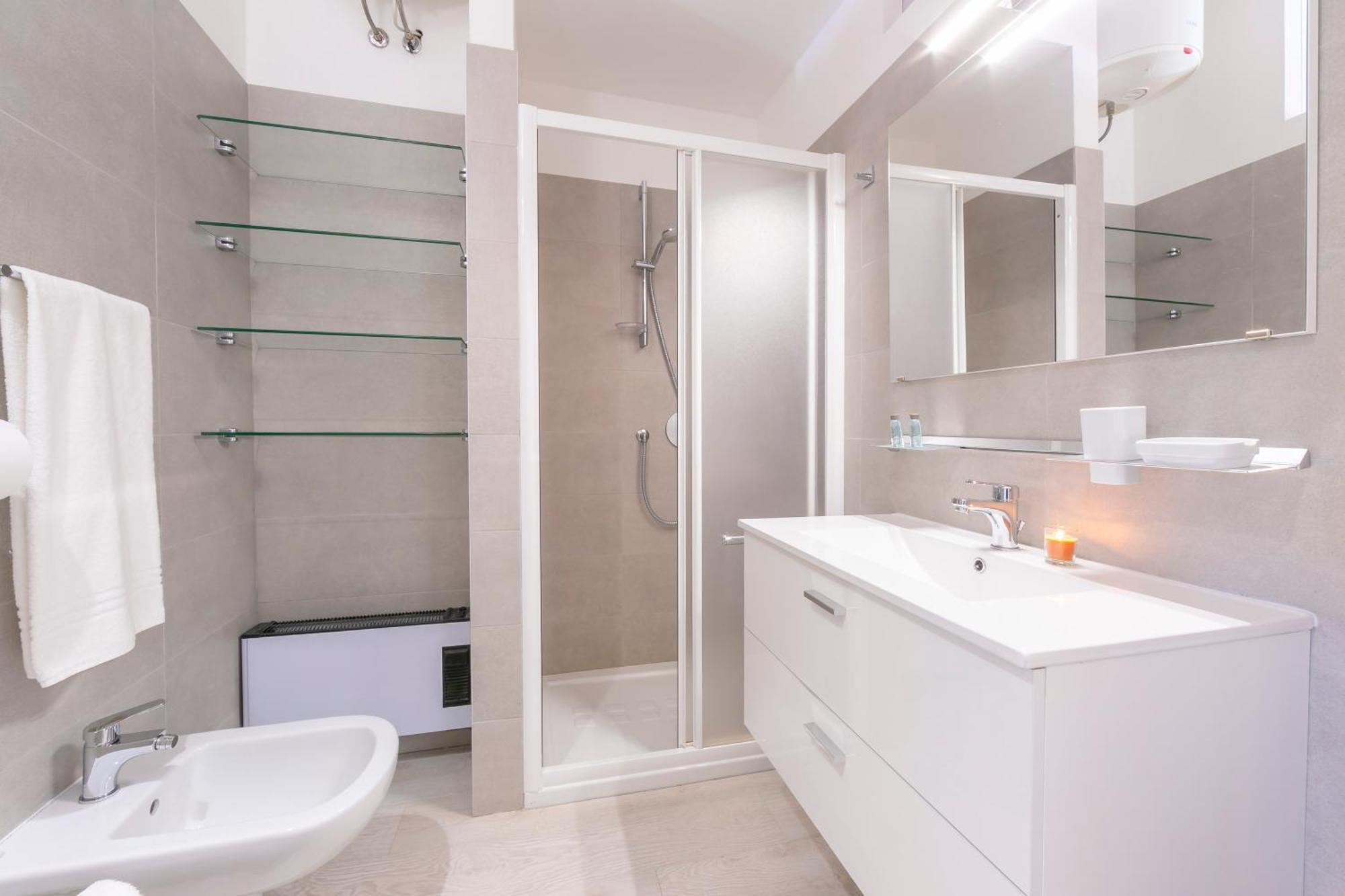 Blu Lake Apartment On Ghiffa Beach - Happy Rentals Luaran gambar