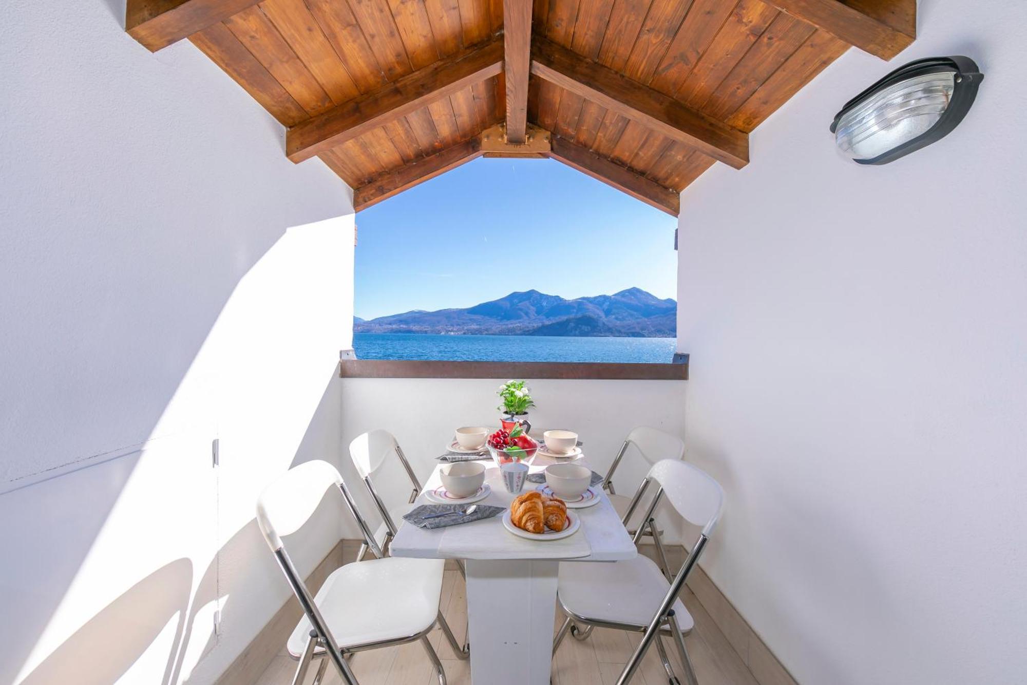 Blu Lake Apartment On Ghiffa Beach - Happy Rentals Luaran gambar