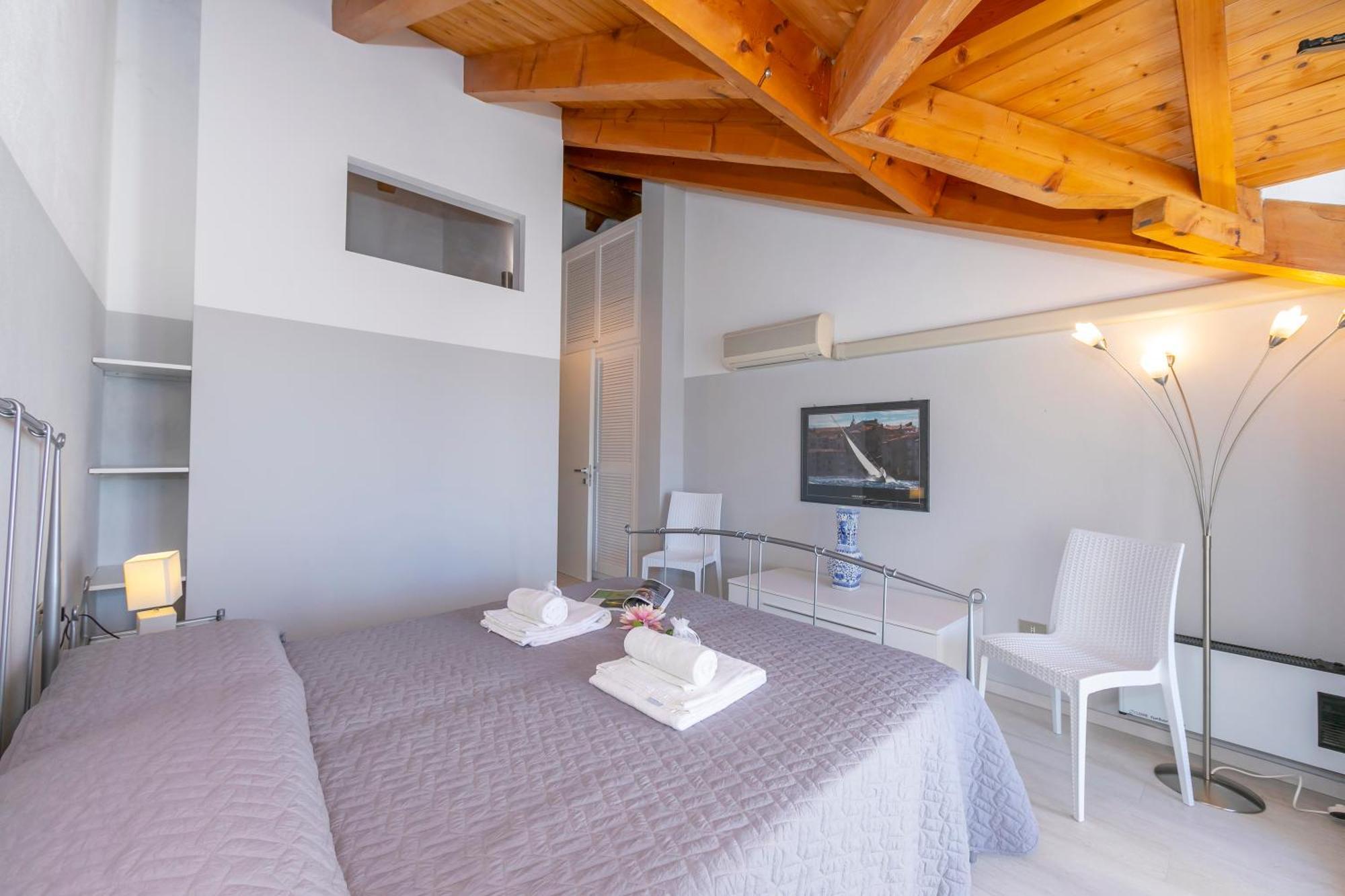 Blu Lake Apartment On Ghiffa Beach - Happy Rentals Luaran gambar