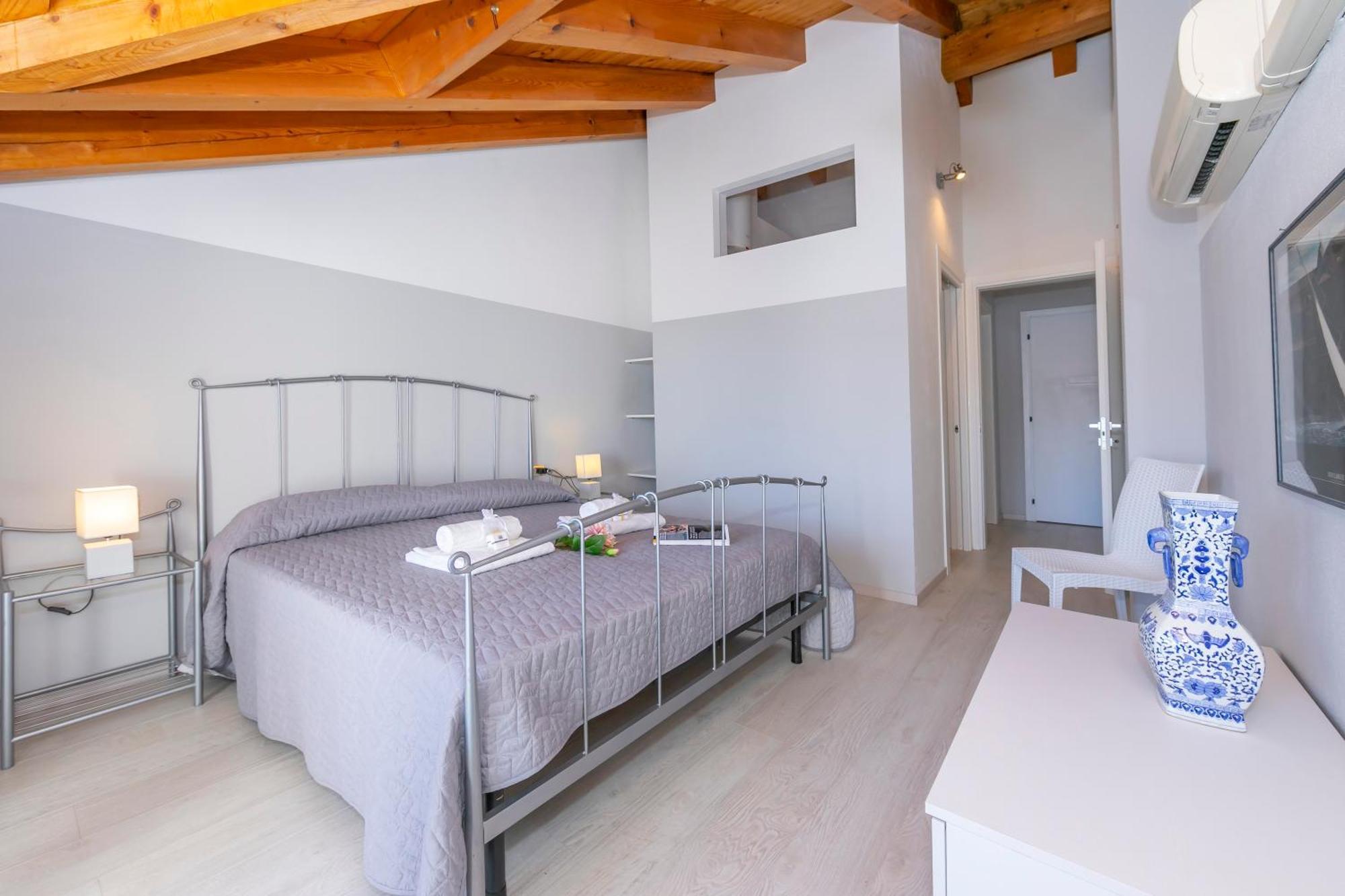 Blu Lake Apartment On Ghiffa Beach - Happy Rentals Luaran gambar